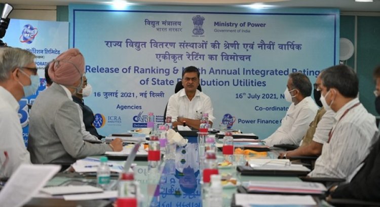 Shri RK Singh, Hon’ble Union Power Minister releases “Ranking & 9th Integrated Rating of State Power Distribution utilities” Report .