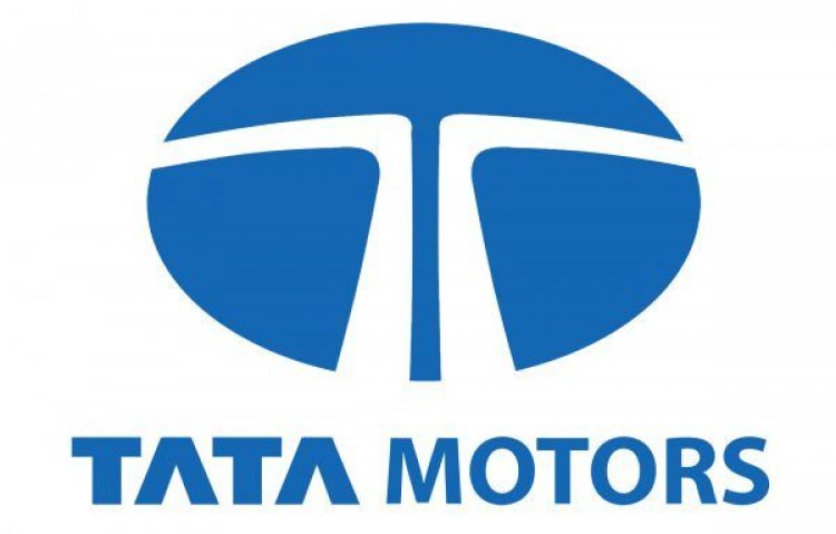 Tata Motors partners with Sundaram Finance to provide exclusive offers on passenger vehicles to its customers .