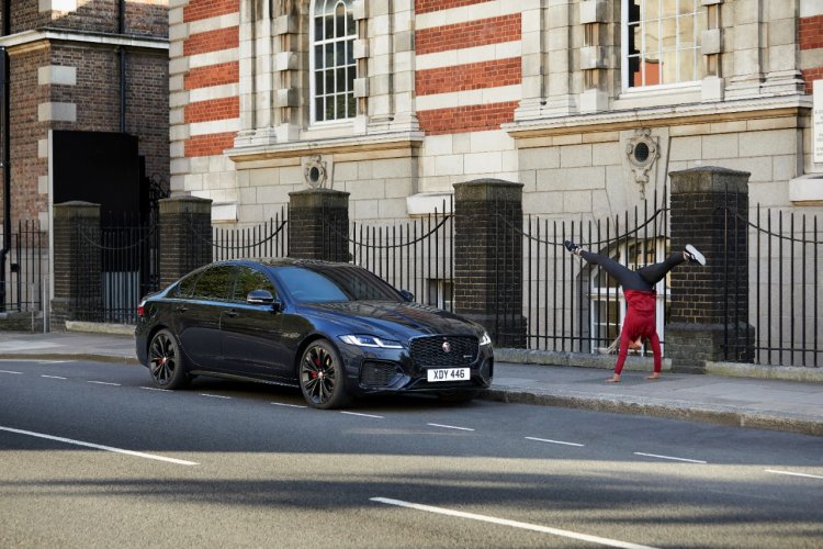 JAGUAR XF EMBARKS ON A THRILLING CHASE ACROSS LONDON TO CELEBRATE THE RELEASE OF NO TIME TO DIE