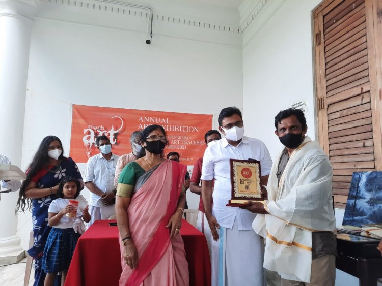 Cochin Mayor. Adv. M Anilkumar inaugurated the Annual Art exhibition 2021 by Art Teachers Organised by Teach Art Kochi at Durbar hall